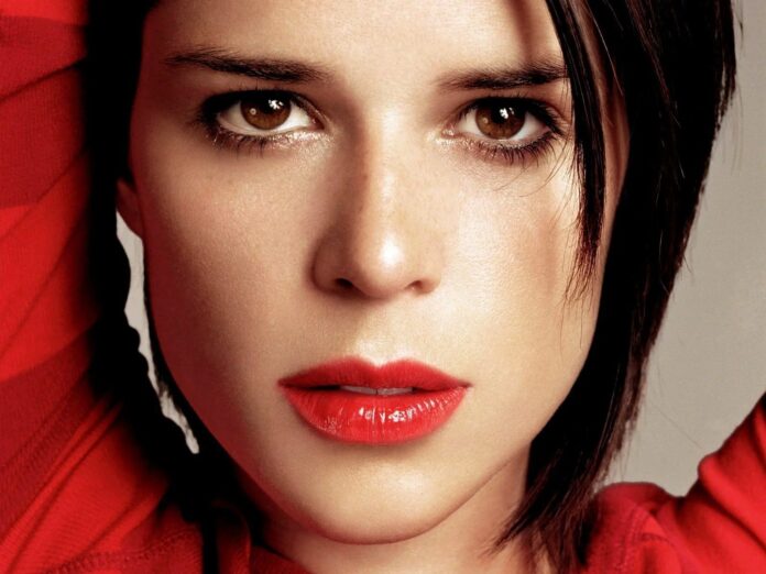 interesting facts about Neve Campbell