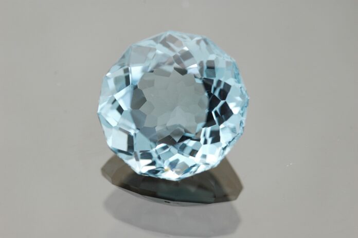 Topaz: Name, color, who the stone is suitable for, magical and healing properties, interesting facts